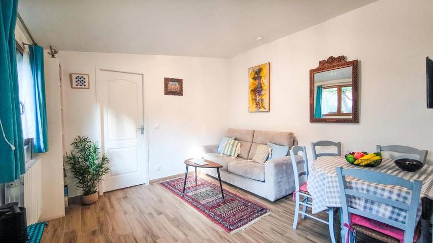 Location de vacances pour 4 personnes, avec terrasse et jardin à Champigny-sur-Marne