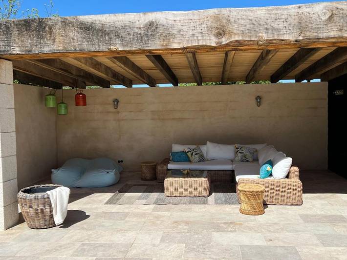 Location de vacances pour 6 personnes, avec vue ainsi que jardin et piscine à Naussannes - 2