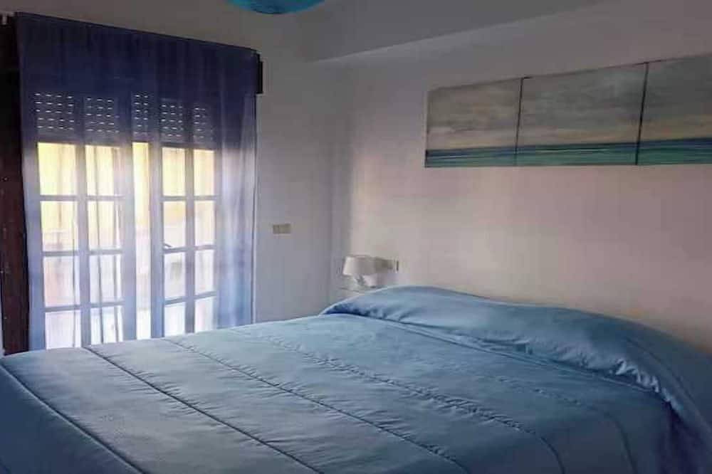 Entire apartment, 70sqm furnished apartment 600m from the Sea in Scalea, Tyrrhenian Coast Kalabria