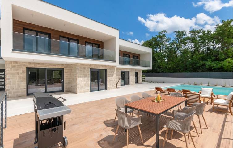 Reizendes Apartment mit einem Schlafzimmer, Pool, Terrasse und WLAN in der Nähe des Flusses Matica in Imotski, Makarska Riviera