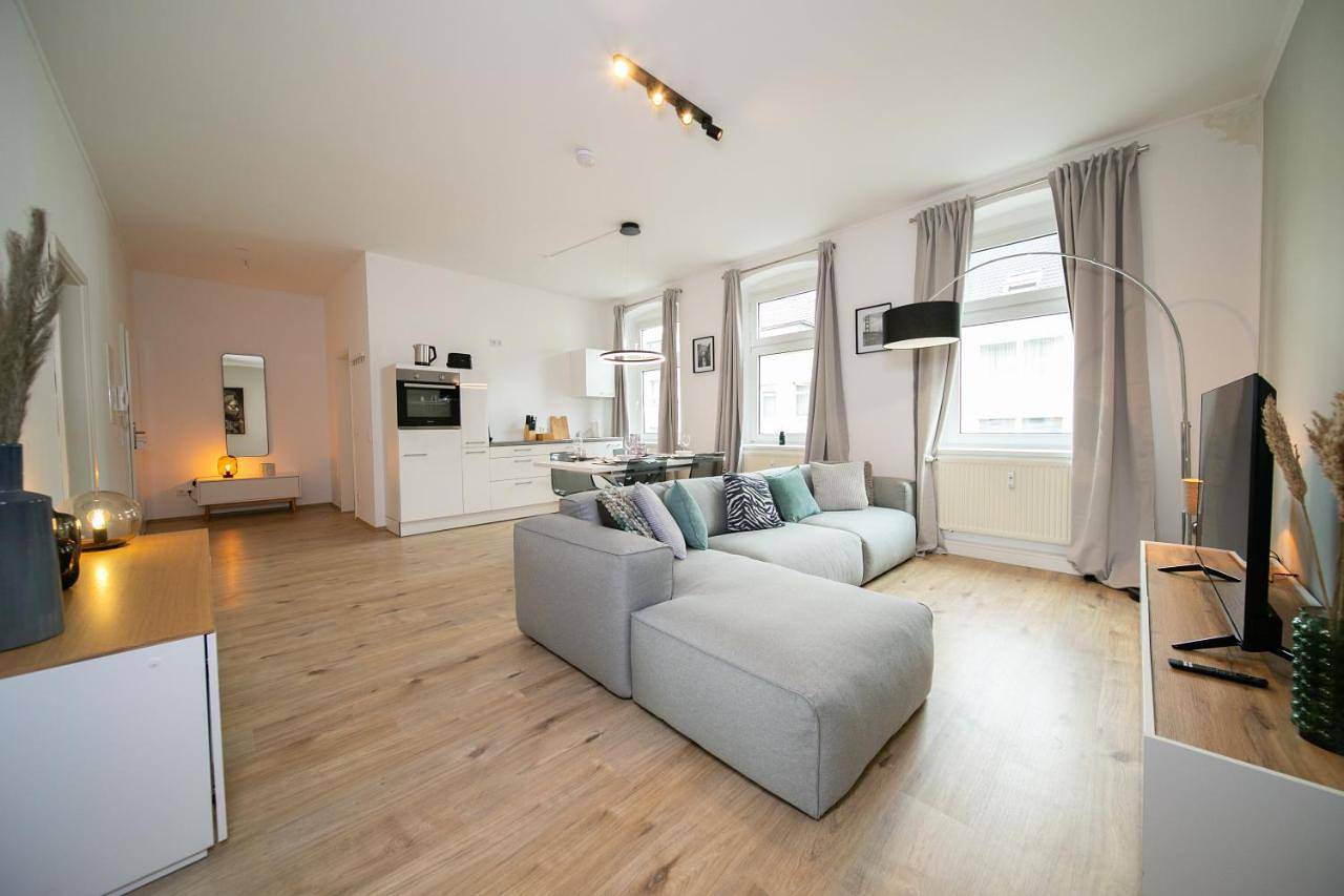 Geheel appartement, Favorite Stays - Suite And More - Kitchen in Neuss, Rhein-Kreis Neuss