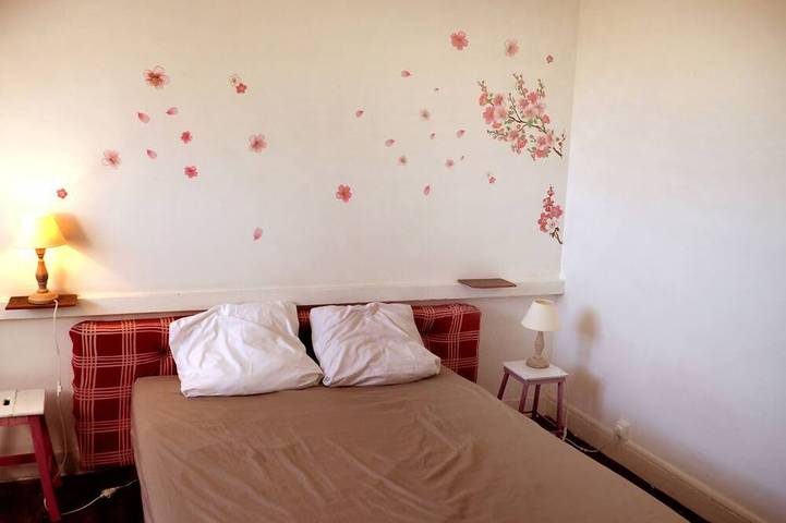 Gîte pour 3 personnes, avec jardin et terrasse à Camlez