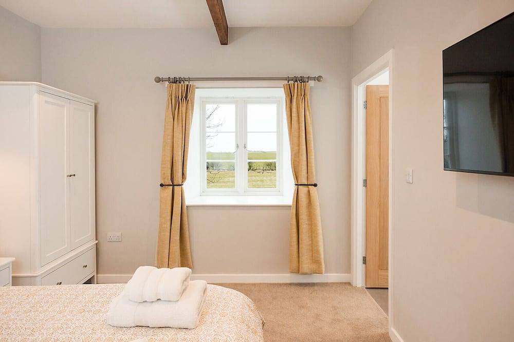 Cosy Northumberland farm cottage with hot tub in quiet location in Northumberland