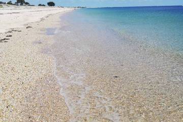 Location de vacances pour 8 personnes, avec jardin dans Plage de Landrezac