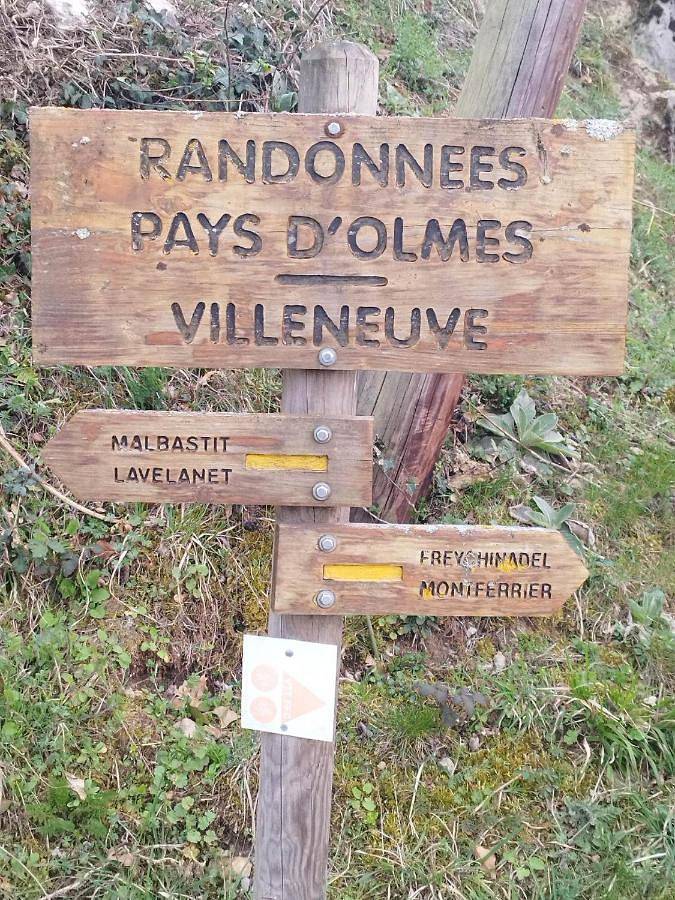 Gîte pour 2 personnes, avec Balcon et Terrasse ainsi que Jardin et Vue à Villeneuve-d'Olmes