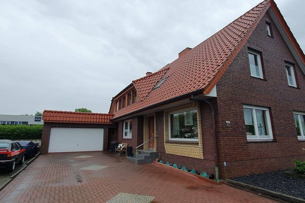 Ganze Wohnung, Große neu renovierte Ferienwohnung für max. 5 Pers. in der Nähe vom Zentrum. in Papenburg, Emsland