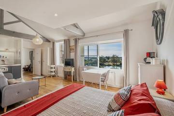 Gîte pour 3 personnes, avec piscine ainsi que terrasse et jardin dans Port De Chatressac