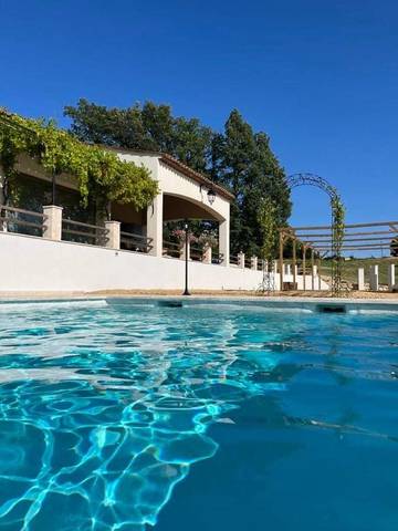 Gîte pour 6 personnes, avec vue ainsi que jardin et piscine à Artignosc-sur-Verdon