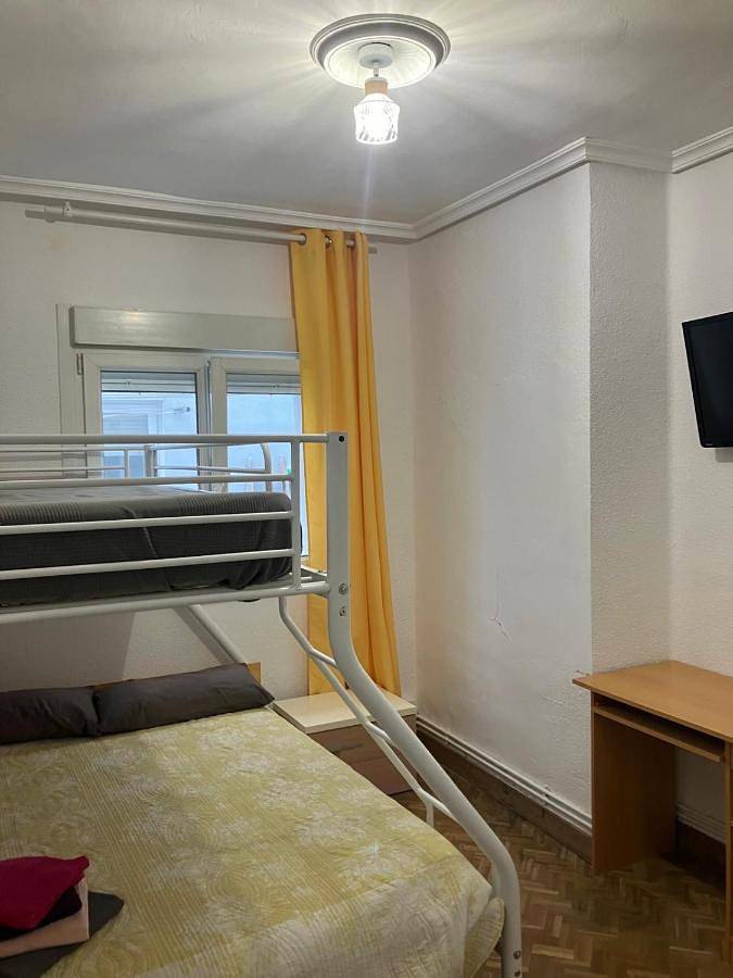 Apartamento entero, Three-Bedroom Apartment in Pamplona, Provincia de Navarra