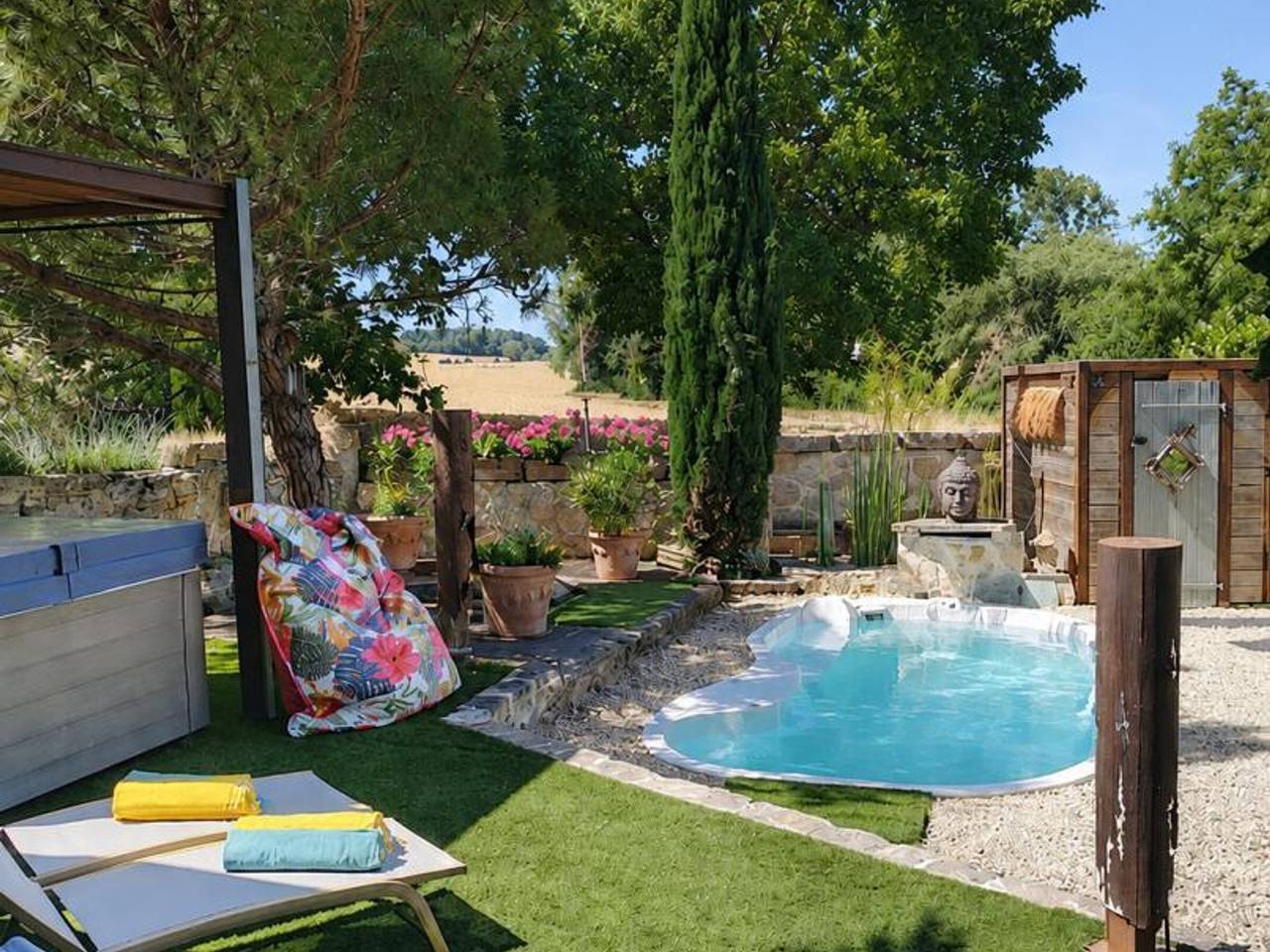 Loft rénové avec piscine privée et spa - Havre de paix en Auvergne in Cognat-Lyonne, Région de Vichy