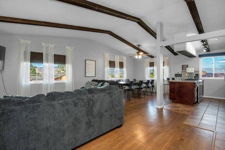 Villa für 17 Personen, mit Terrasse und Ausblick - 1