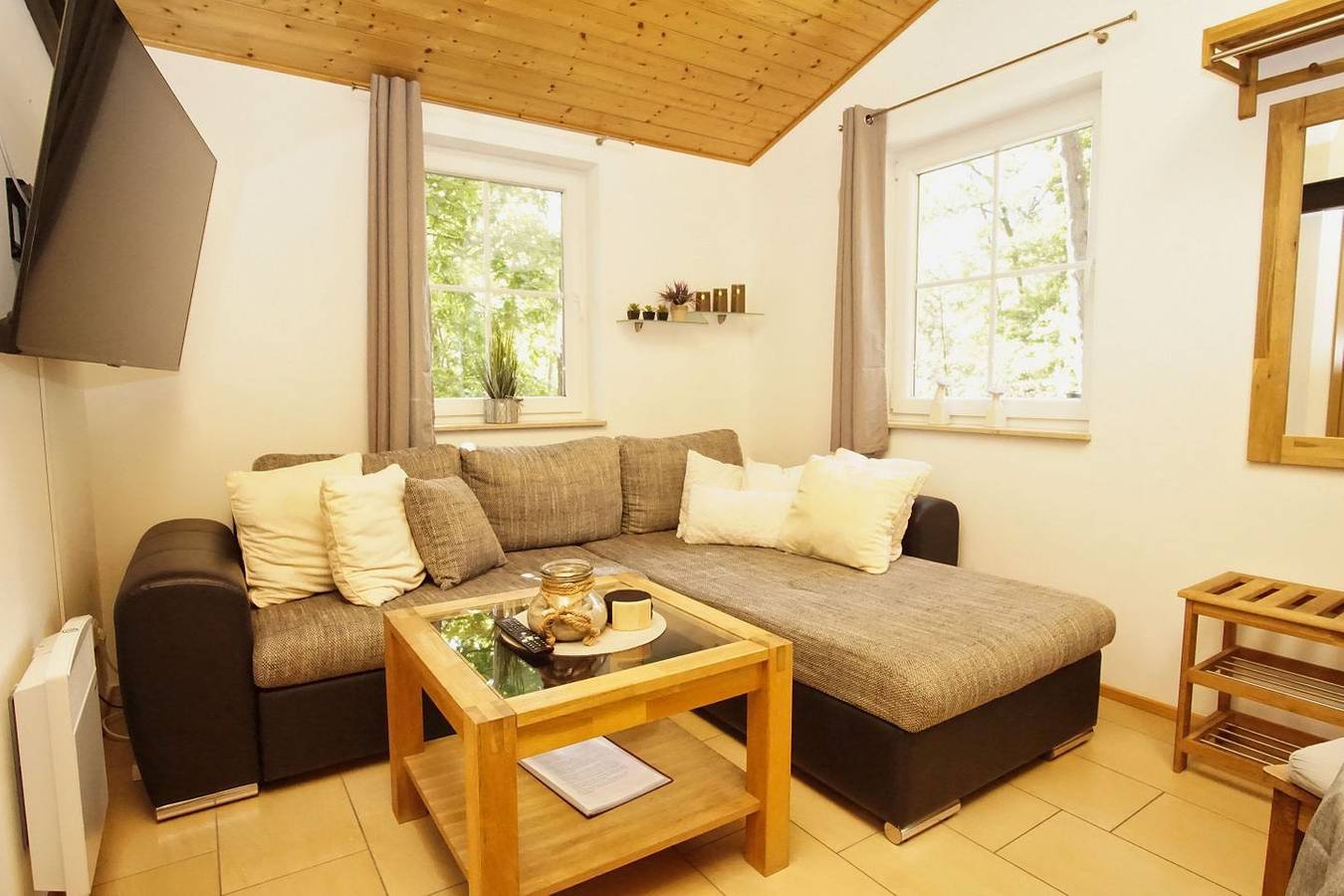 Schicker, strandnaher Ferienbungalow mit Terrasse - Chalet Ostsee Nr. 72 in Sportstrand Tiki Beach, Göhren