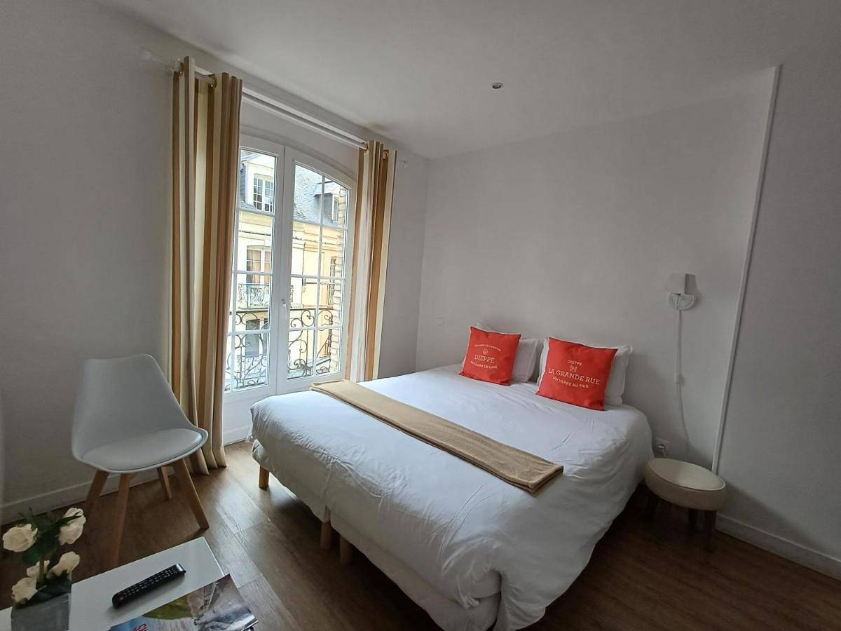 Au Claire de lune in Plage Dieppe, Dieppe