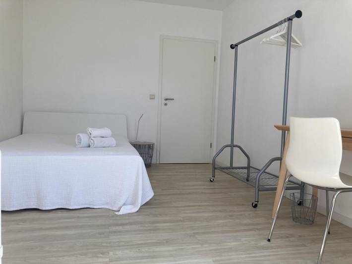 Modernes helles Zimmer im Loft am See in Tegel Berlin, Berlin