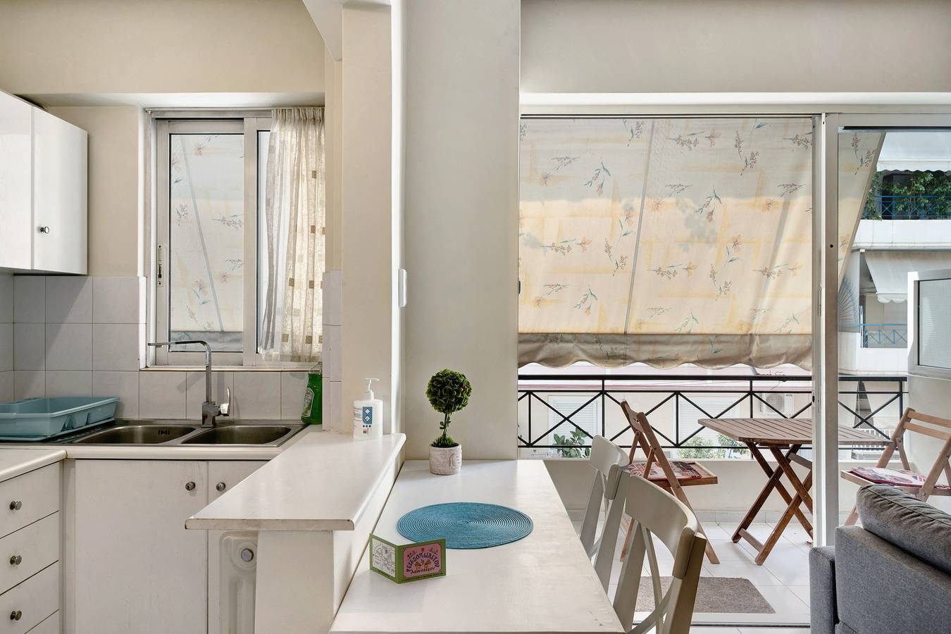 Entire apartment, Apartment 'Pallada' with Balcony, Wi-Fi and Air Conditioning in Central Section of Athens, Athens
