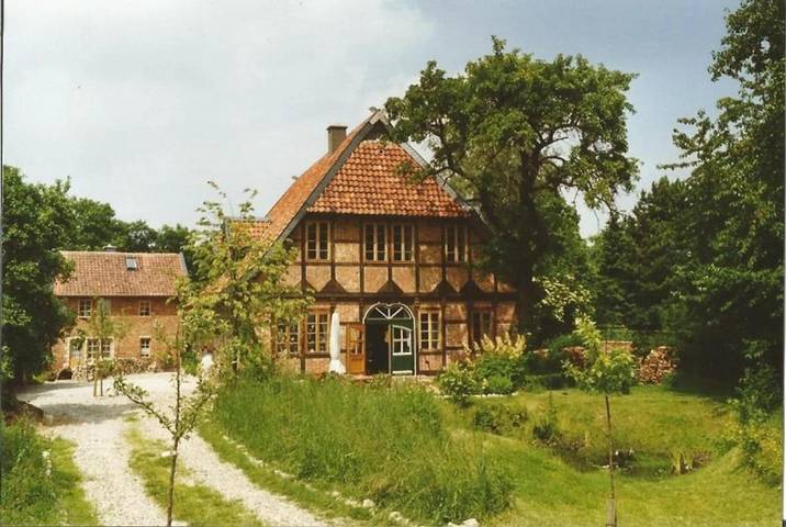 Ferienhaus für 45 Personen, mit Balkon und Whirlpool sowie Terrasse und Garten in Hannover und Umgebung