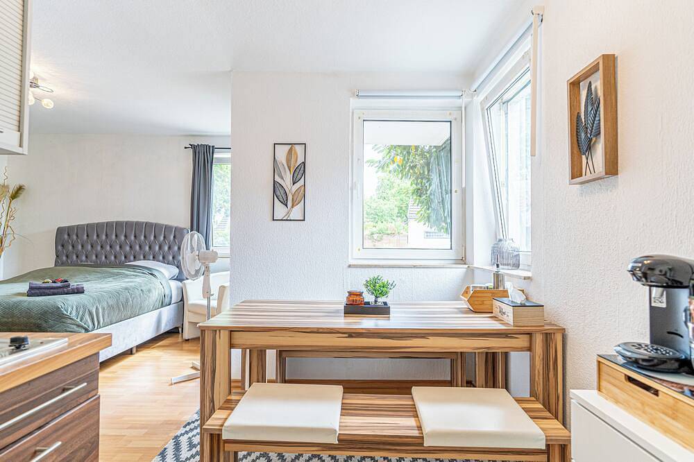 Ganze Wohnung, Zentrales & ruhiges Apartment mit Terrasse – ideal für Köln-Trip in Wesseling, Rhein-Erft-Kreis