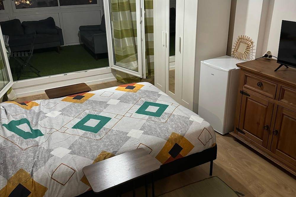 Entire apartment, 3 Bedroom Apartment with Balcony, Parking and Wi-Fi - Courcouronnes in Évry-Courcouronnes, Essonne