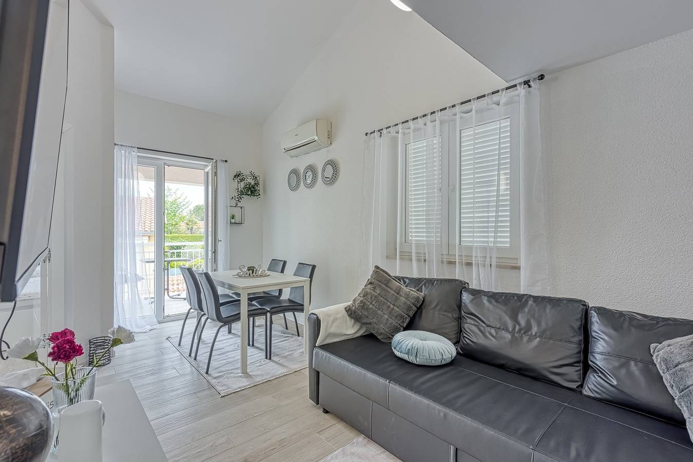 Ganze Wohnung, Two-Bedroom App with Balcony  No.5 in Kukci, Porec und Umgebung