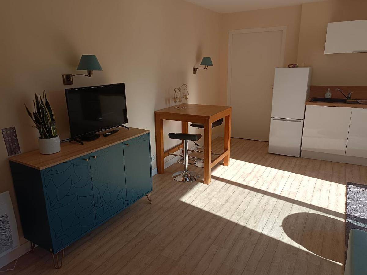 Appartement entier, F1 Chez Ademax in Saint-Lô, Région de Saint-Lô