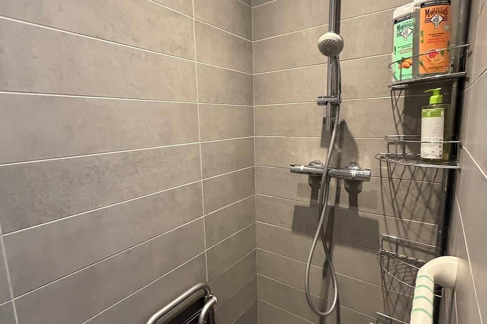 Entire apartment, Apartment with private ground-floor entrance; Pets allowed in Le Taillan-Médoc, Bordeaux region