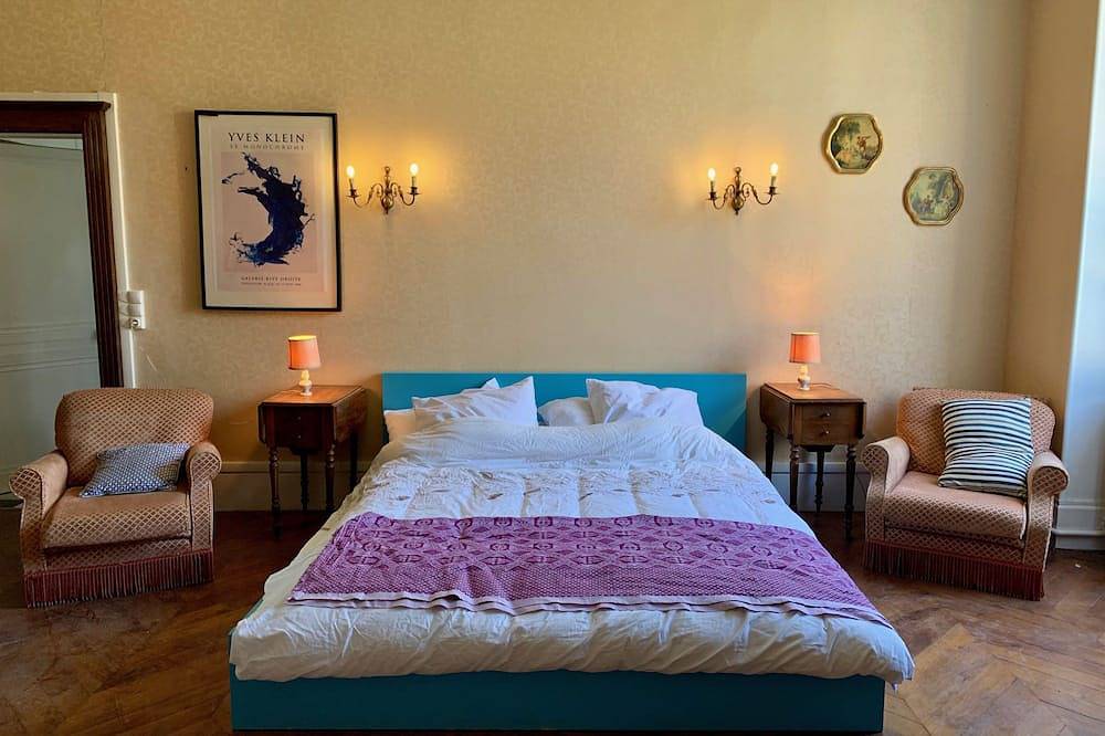 Yxie - Manoir des Arts - Chambre Yves in Villeblevin, Yonne