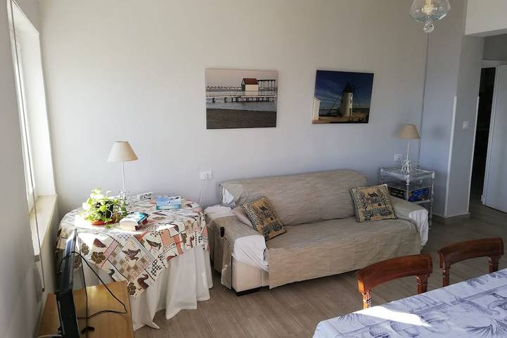 Entire apartment, Apartment, Wifi, Priceless Seafront Apartment, Wifi, Priceless Views Ok in Playa Villananitos (San Pedro del Pinatar), San Pedro del Pinatar
