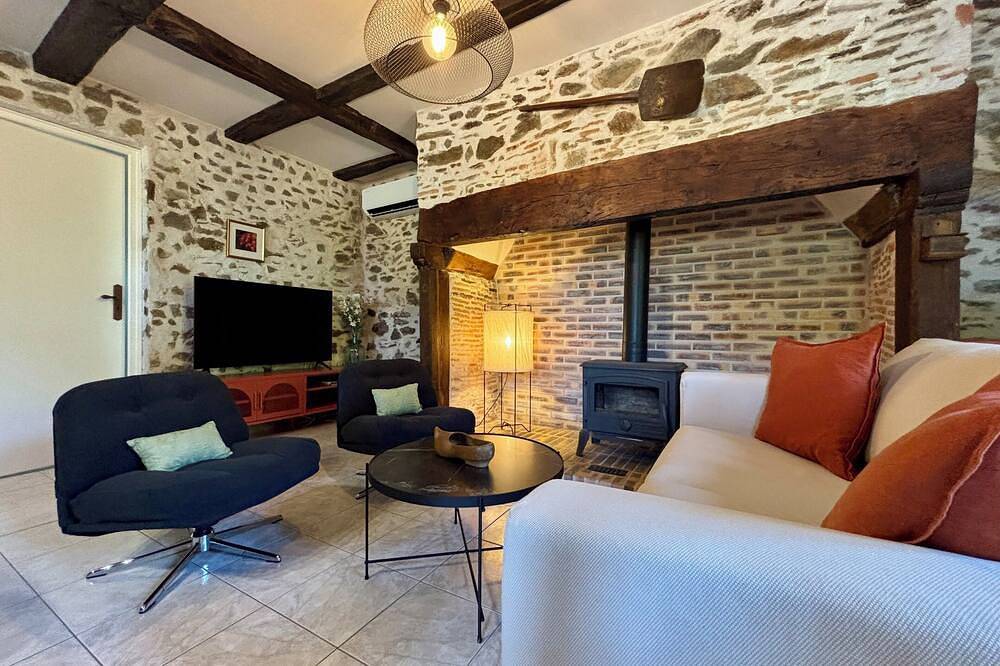Casa Les Combes - Maison typique climatisé avec jardin in Naves, Tulle und Umgebung