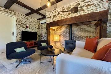 Location de vacances pour 4 personnes, avec jardin à Naves