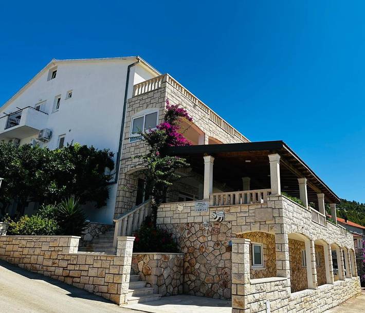 Chambre d’hôte pour 2 personnes, avec jardin et vue, animaux acceptés dans Hvar - 3