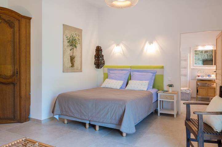 Gîte pour 2 personnes, avec piscine et jardin à Félines-sur-Rimandoule