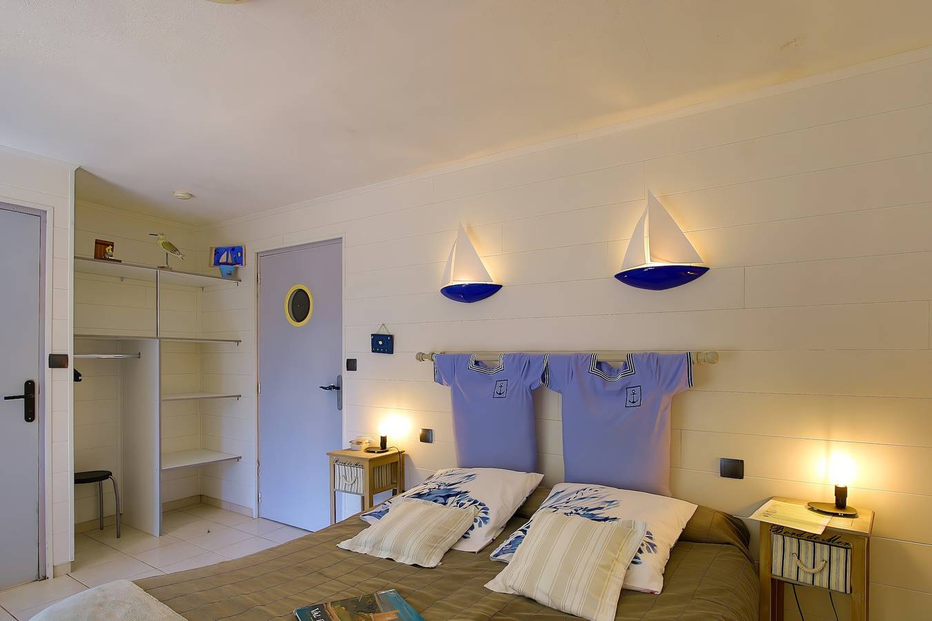 Habitación de huéspedes «Chambre Mer» con terraza compartida, jardín y Wi-Fi in Teurthéville-Bocage, Región de Cherbourg