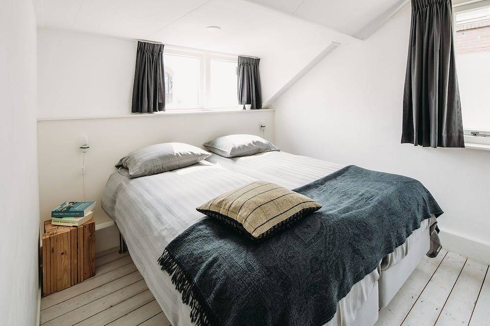 Nice vacation home, only 4 minutes walk to the center of Bergen and close to the beach! in Bergen (Noord-Holland), Nederlandse Noordzeekust