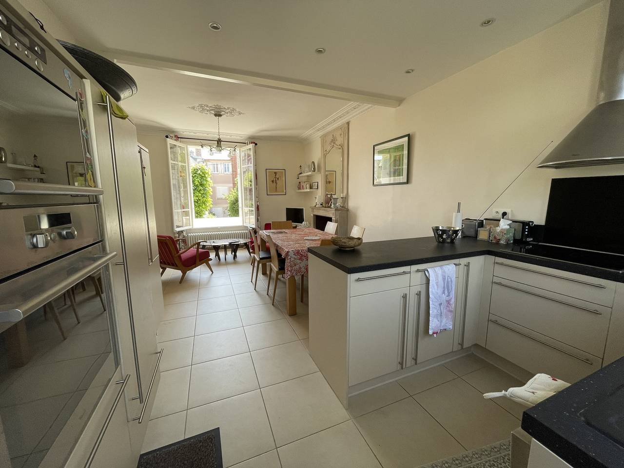 Charming Villa in Cabourg: 200m to Beach, 5 Bedrooms, Garden, Parking in Cabourg, Caen region