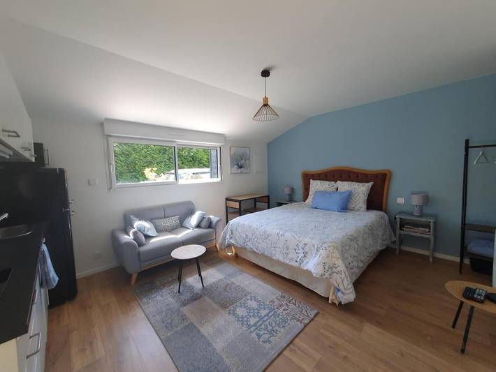 Location de vacances pour 2 personnes, avec terrasse et jardin, animaux acceptés à Les Chéris