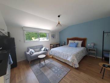 Gîte pour 2 personnes, avec jardin et terrasse, animaux acceptés à Les Chéris