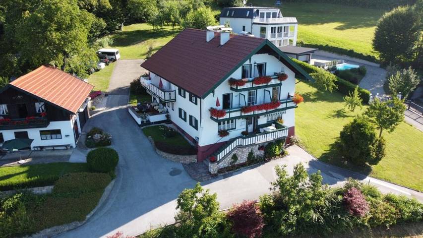 Apartament wakacyjny dla 2 osób, z Balkon i Taras oraz Ogród i Widok w Mondsee