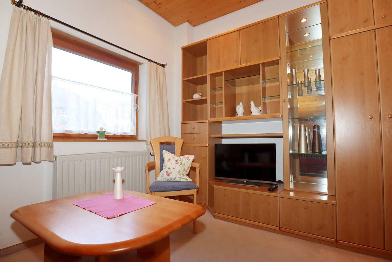 Ganze Wohnung, Ferienwohnung 'Fingerhut' mit Bergblick, privater Terrasse und Wi-Fi in Altglashütten (Feldberg), Feldberg
