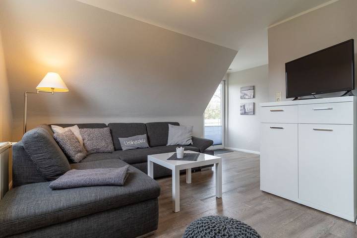 Ganze Wohnung, Modern und geschmackvoll eingerichtete Fewo mit Balkon im Ortsteil Dorf in St. Peter-Bad, St. Peter-Ording