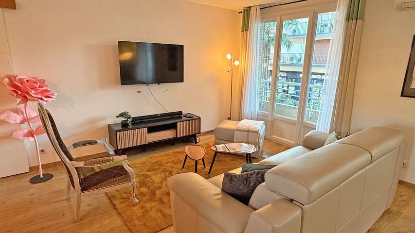 Gîte pour 5 personnes, avec terrasse, adapté aux familles dans Casino De Sainte Maxime - 3