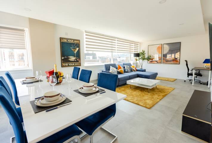 Vacation apartment for 6 people, kid friendly in Surrey Hills