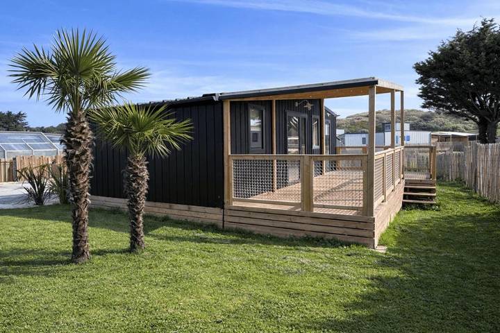 Camping pour 4 personnes, avec Terrasse ainsi que Piscine et Vue