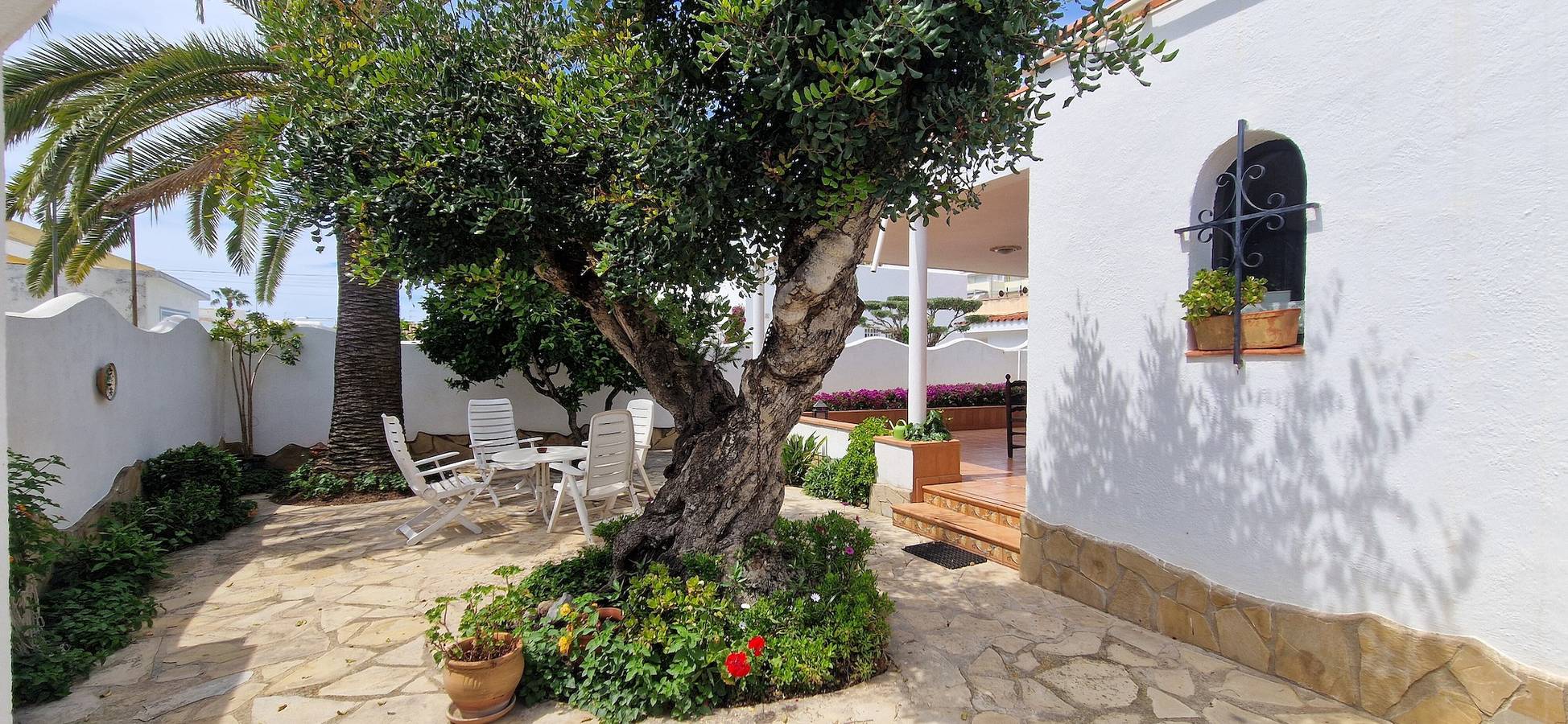 Ferienhaus 'Casablanca' mit privater Terrasse, Garten und Wlan in Zona Triador, Vinaròs