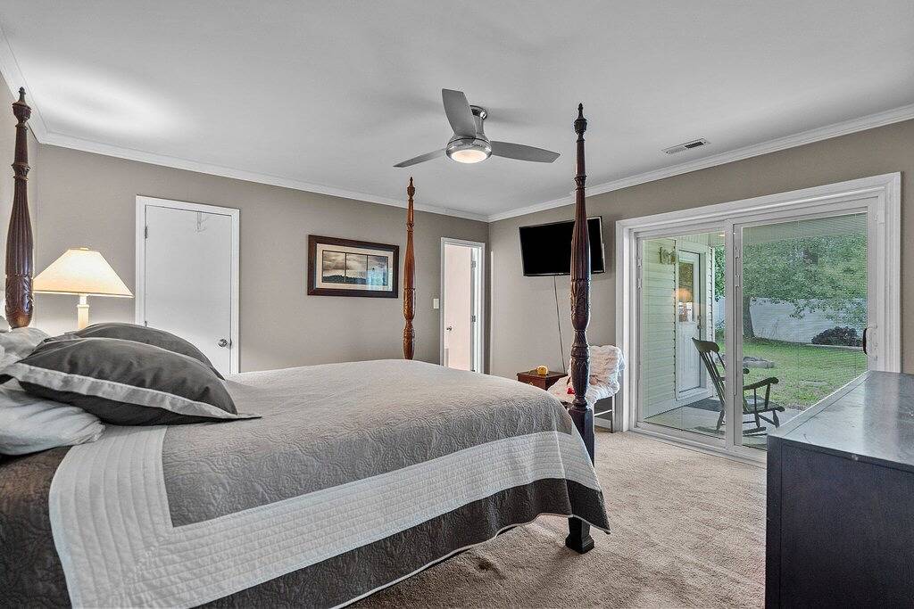 Walk to Beach • Hot Tub • Pool Table • Ideal for Long Stays in Oak Island (NC), Brunswick County