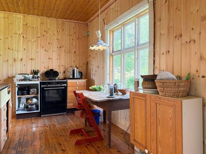 Bauernhof aus dem Jahr 1770 mit schwimmender Sauna am See in Drangedal