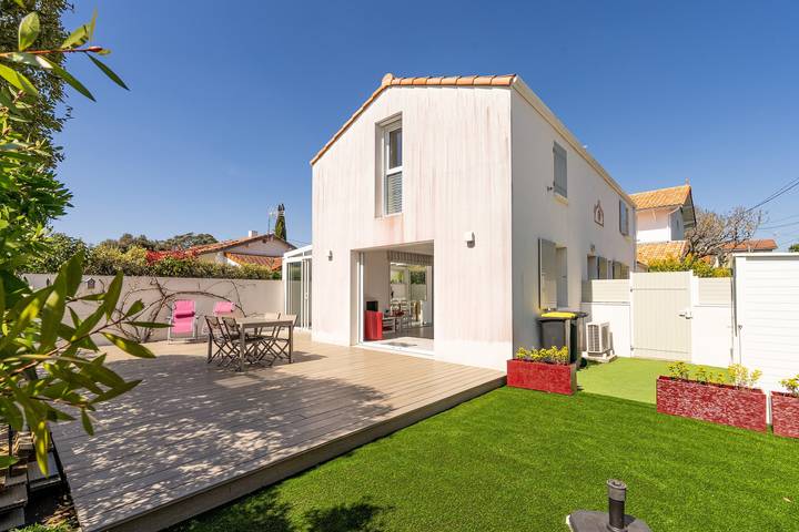 Location de vacances pour 6 personnes, avec jardin, animaux acceptés dans Plage de La Birochère