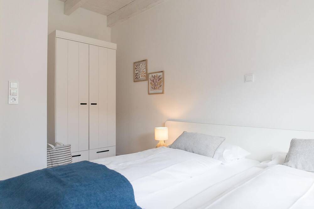 Ganze Wohnung, Luzie - Ferienwohnung in Rysum bei Greetsiel, 74 m²/4 Pers., 4 km zum Meer und in Krummhörn, Landkreis Aurich