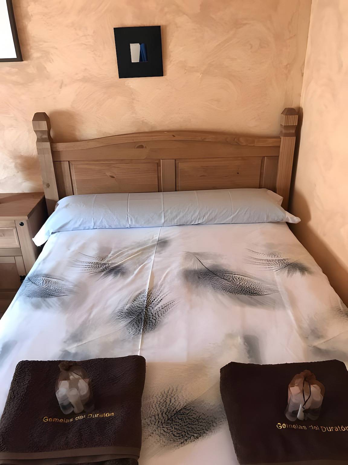 Casa Rural 'Sanz' con Vistas a la Montaña, Piscina Compartida y Wi-Fi in Castro de Fuentidueña, Provincia de Segovia