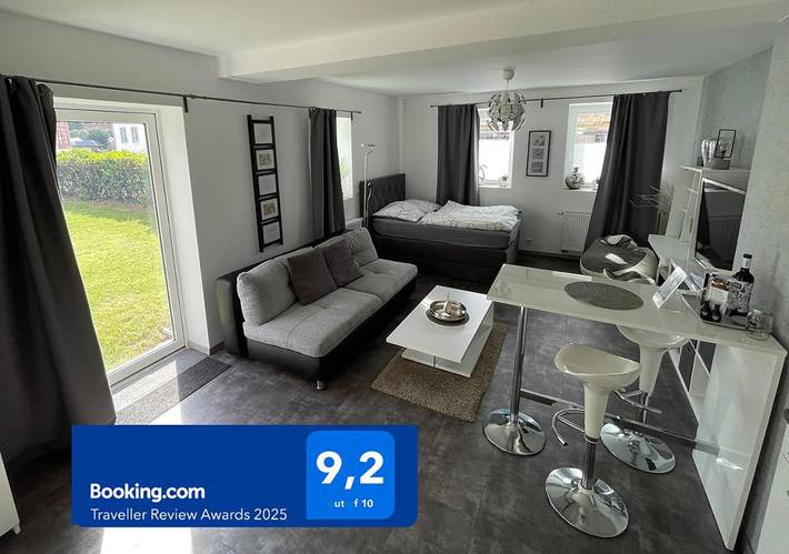 Ferienwohnung für 2 Personen, mit Terrasse und Garten in Bückeburg