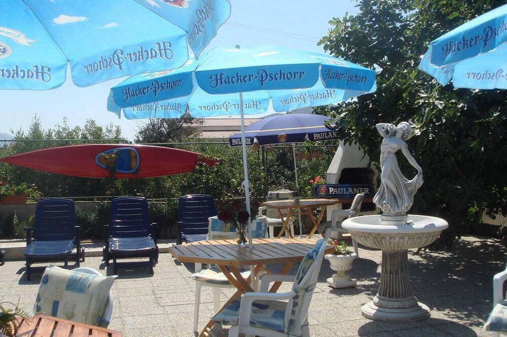 Villa Sofija, Bed and Breakfast 300 Meter zum Strand mit Eigenem Parkplatz in Grebastica, Šibenik-Knin